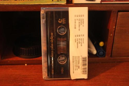 Mor ve Ötesi - Dünya Yalan Söylüyor (Kaset)