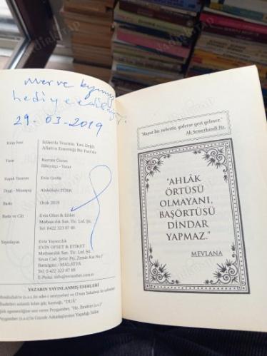İslam'da Tesettür Tarz Değil; Allah'ın Emrettiği Bir Farzdır