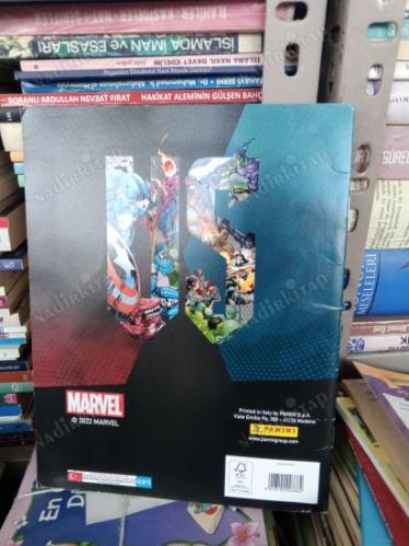 Marvel Versus - Tarafını Seç - PANINI ÇIKARTMA ALBÜMÜ ( Sticker'lar mevcut değildir )