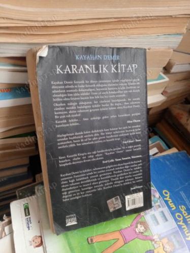 KARANLIK KİTAP