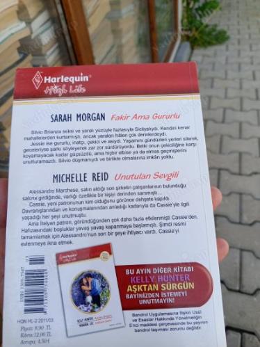 HARLEQUİN FAKİR AMA GURURLU - UNUTULAN SEVGİLİ ( İKİ KİTAP BİR ARADA)