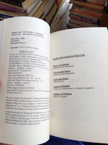 HARLEQUİN DESİRE 2 ROMAN BİR ARADA DÜŞMANLA BAŞ BAŞA - AŞK TUTSAKLARI