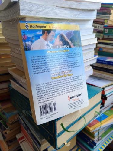 HARLEQUİN CLASSİCS İKİ ROMAN BİR ARADA ANLAŞMA GEREĞİNCE -VENEDİK'TE BİR GECE
