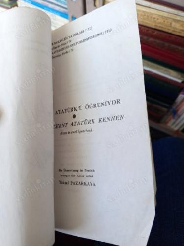 OKTAY ATATÜRK'Ü ÖĞRENİYOR OKTAY LERNT ATATÜRK KENNEN