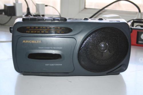 BEKOTEKNİK   ARÇELİK MS-1500 RADYO KASETÇALAR  SORUNSUZ CALISIYOR DETAYLAR ACIKLAMADA (DEMİR RAF 16