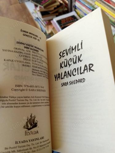 SEVİMLİ KÜÇÜK YALANCILAR(cep boy)