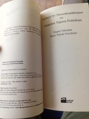 TÜRKİYE'DE DEMOKRATİKLEŞME VE ANAYASA YAPIMI POLİTİKASI
