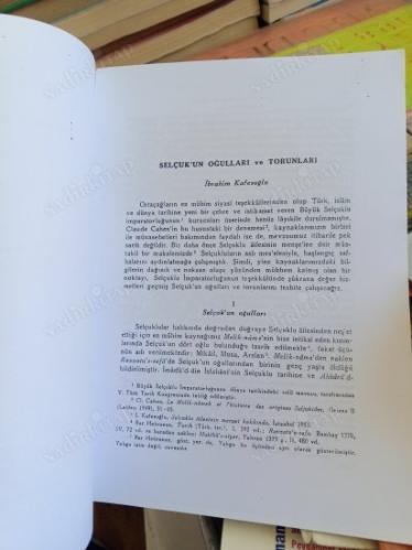 Selçuk'un oğulları ve torunları. Türkiyat Mecmuası Cild XIII'den ayrı basım (FOTOKOPİDİR)