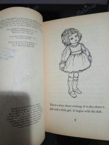 The Story of Holly and Ivy
