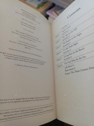 The Crown level 1 - pearson active readers