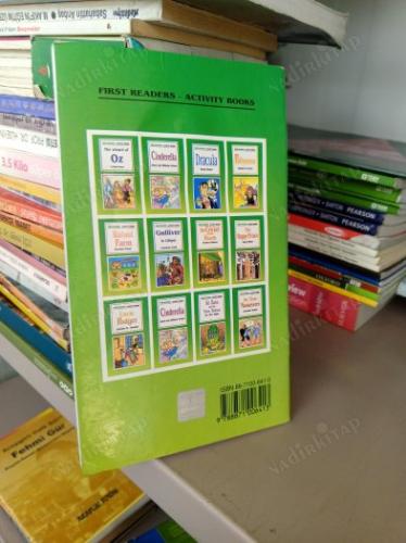 THE WIZARD OF OZ - First Reader -Activity Books