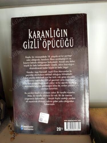 KARANLIĞIN GİZLİ ÖPÜCÜĞÜ