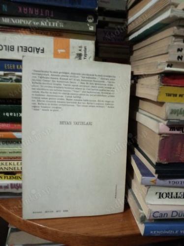 KARMAŞA (1.SEDAT YENİGÜN ROMAN YARIŞMASI 3. LÜK ÖDÜLÜ)
