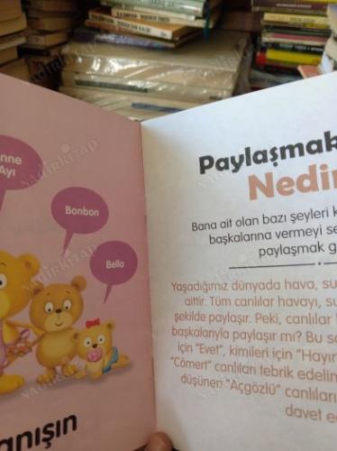 BENİ HERKES SEVER ÇÜNKÜ BEN PAYLAŞIRIM