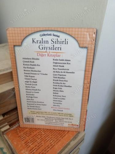 Gökyüzü Serisi / Kralın Sihirli Giysileri
