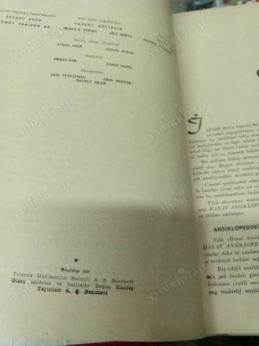 HAYAT ANSİKLOPEDİSİ .. 1961-1963 .. 6 cilt  Tam Takım .. Umumi Neşriyat Müdürleri : ŞEVKET RADO - HİKMET FERİDUN ES .. Kırmızı Bez ciltli