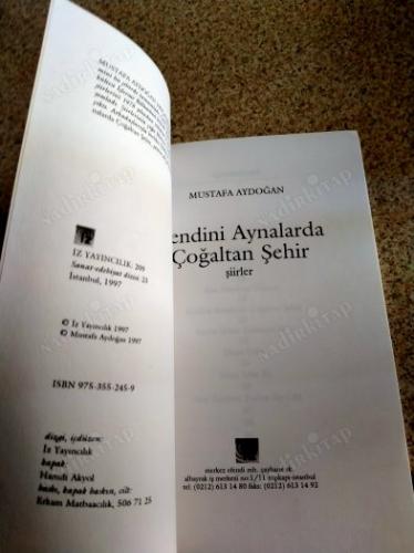 KENDİNİ AYNALARDA ÇOĞALTAN ŞEHİR