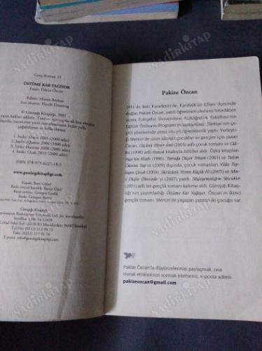 ÜSTÜME KAR YAĞIYOR