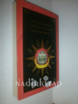 KAHİN NOSTRADAMÜS UN ROMANI .**