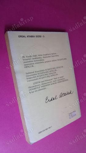 KUŞATILMIŞ GENÇLİK