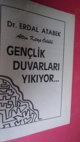 GENÇLİK DUVARLARI YIKIYOR