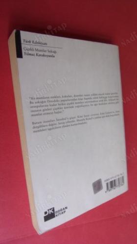 ÇİÇEKLİ MUMLAR SOKAĞI ..