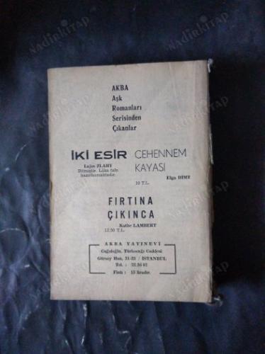 Asrın Kadını
