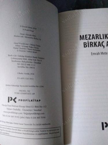 Mezarlıkta Birkaç Ay