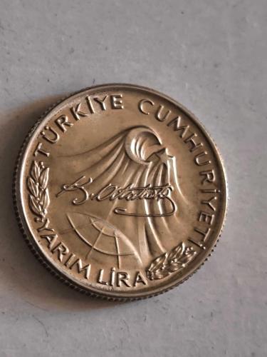 LOT.2 » 1981-1881 Atatürk'ün Ölüm Yıl Dönümü Anısına Basılan Hatıra Para Yarım Lira ÇİL