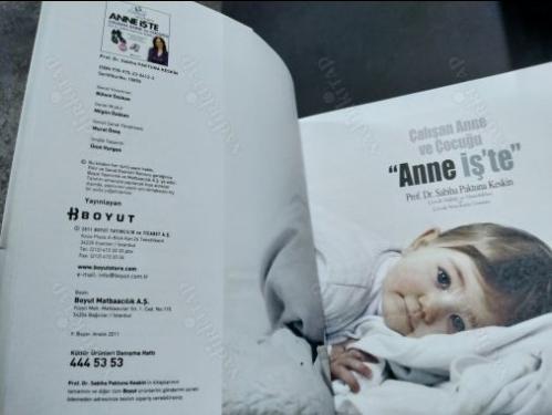 Anne İş'te Çalışan Anne ve Çocuğu