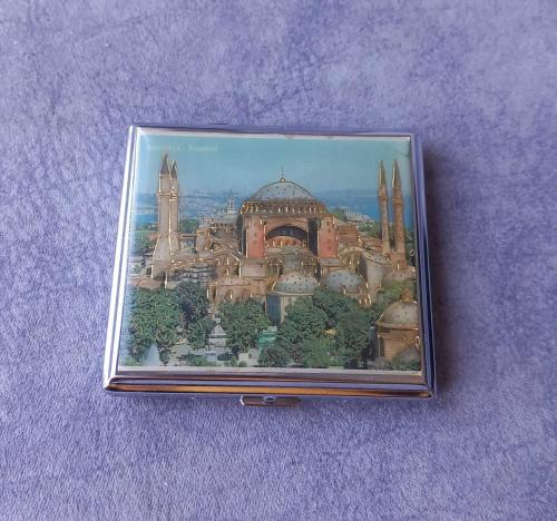 AYASOFYA TEMALI METAL KASA SİGARA TABAKASI.  KONDİSYON YÜKSEK KOLEKSİYONLUK NADİR AYASOFYA RESMİ PLASTİK KAPLAMA