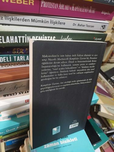 Komplolar Üzerine