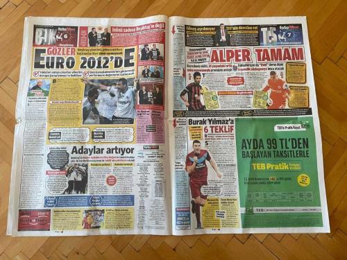 FOTOMAÇ GAZETESİ - 16 MAYIS 2012 - G.SARAY'DA 2. AMRABAT HAREKATI - ERDOĞAN: STAT IŞIĞINI SÖNDÜRMEK SAÇMALIK - MEGA FİNAL - FENERBAHÇE - BURSASPOR - BÜLENT YILDIRIM - ALPER POTUK'U TRABZON KAPTI - BÜYÜK FİNAL - MERTCE VERİLMELİYDİ - RECEP TAYYİP ERDOĞAN - ARÇELİK - ARTIK BU HASRET SONA ERMELİ - SEZONA GÜZEL VEDA ETMEK İSTİYORUZ - AYAKTA ALKIŞLAYACAĞIZ - TUNCAY DÖNMEK İSTİYOR DEPLASMAN - PİŞMAN OLURLAR - VOLKAN - EMRE - ALİ - GÖKHAN - MEHMET - SELÇUK - SOW - PEUGEOT 207 - İLK RAUNT CİMBOM'UN - CARVALHAL - BURSASPOR KUPADA 20 YIL SONRA FİNALE ÇIKAN BURSASPOR ZAFERE ODAKLANDI - İŞTE MİLLİ TAKIM - ABDULLAH AVCI - ADAY KADRO - YKM - İNÖNÜ - GÖZLER EURO 2012'DE - OSMAN ASLAN - QUARESMA - ALMEIDA - MENAJER JORGE MENDES - BİLAL - HAMED LAK - ADAYLAR ARTIOR - SAMET AYBABA - ZİYA DOĞAN - RÜŞTÜ REÇBER - BATTALBEY ÇİĞKÖFTE - U-18'LERİN ZURİH YOLCULUĞU - ALPER TAMAM - SAMUEL HOLMEN - BURAK YILMAZ'A 6 TEKLİF - TEB PRATİK - İŞTE ŞAMPİYON GALATASARAY - BAŞBAKAN DÜZELTEBİLİR - MARGARET THATCHER