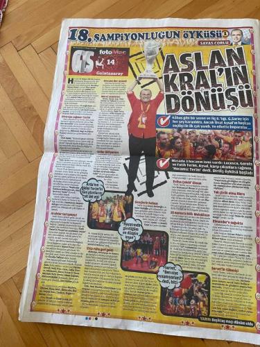 FOTOMAÇ GAZETESİ - 17 MAYIS 2012 - BUGÜN YER GÖK SARI LACİVERT - ZİRAAT TÜRKİYE KUPASI'NI KAZANAN FENERBAHÇE'Yİ VE TARAFTARLARINI TEBRİK EDERİZ - ÜLKER - LUGANO BEŞİKTAŞ'A - SIVOK TRABZON'A - ALEX - CANER - BARONI - SEMİH - DROGBA'YI İSTİYORUM - ÜNAL AYSAL - 'ÇILGIN' HOCA KARTAL'A MI? - MARCELO BIELSA - KALOU 'FIRTINA'SI - SALOMON KALOU - CARVALHAL İSTANBUL BB'YE İMZAYI ATTI - TEMPOCU'DAN 2 BİN TL DAHA - DENİZBANK - TESELLİ'NİN EN BÜYÜĞÜ - ALLAH BİRİNİ NASİP ETTİ - HASRETİ BİTİRDİ - ZIEGLER - GÖKHAN - YOBO - TIMSAH BAŞARAMADI - KUPA ASI ALEX - KUPA ASINI NASIL ALDI? - CADDE&METRIS'TE COŞKULAR - ZAFER İLE BİRLİKTE KASASI DA DOLDU - HORON - TEB - ÇİFTÇİYE ÇİFTE BAYRAM - SHELL RIMULA - GECİKEN ÖZGÜRLEÇÜGE - DR. GÜRKAN KUBİLAY - KOCAMAN'DAN SİFTAH - STOCH - SOW - BURSA CAMİASI BU ÜLKEYE ÖRNEK OLDU - POTADA YÜZLER GÜLDÜ - SANSZIZ VEDERSON - BAYERN MÜNİH Mİ CHELSEA Mİ - SELÇUK YULA - ERİK GERETS - ALBERT RIERA - EMMANUEL EBOUE - AYDIN - GÖKHAN ZAN - SERVET ÇETİN - MELO - ELMANDER -CANO - CUL