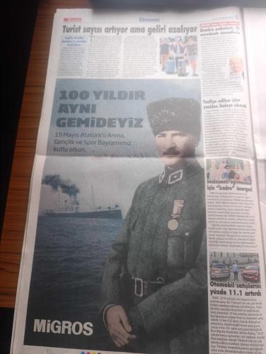Sözcü Gazetesi - Turkish Newspaper - 19 Mayıs 2019 - 19 Mayıs Atatürk'ü anma gençlik ve spor bayramı kutlu olsun - 100 yıllık gurur - Atatürk Sevr antlaşması ile dayatılan bu haritayı yırtıp attı - Atatürk'ten önce Atatürk'ten sonra Türkiye - Aynı gemide 100 yıl yazan Rahmi Turan - 19 Mayıs için kamu binaları Atatürk posterleri ve bayraklarıyla donatıldı - Yılmaz Özdil'in 19 Mayıs şiirini Kurtalan ekspres besteledi Fotoğrafı - CHP 100 yıldır aynı gemideyiz tam sayfa Atatürk fotoğraflı - genç Atatürk kitabının yazarı ABD'li profesör George Gawrych ile Berna Bridge ABD'de röportaj yaptı Uğur Dündar yazdı - Ekrem İmamoğlu her şey çok güzel olacak sloganı ile karşılandı - Aydın Büyükşehir belediyesi 19 Mayıs Atatürk'ü anma gençlik ve spor bayramı kutlu olsun - Türkan Saylan mezarı başında anıldı - İzmir'de Atatürk imzası bedava - 19 Mayıs sebebiyle Şebnem Ferah konseri Antalya Cumhuriyet meydanı'nda - Bandırma vapurunda zorlu yolculuk - işte işgal altındaki İstanbul fotoğraf -19 Mayıs 1919