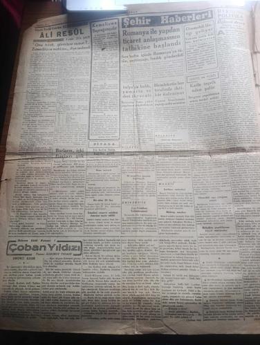 İkdam Gazetesi - Turkish Newspaper - 10 İkinciteşrin (Kasım) 1940 - Atatürk emanetine sadıkız - Atatürk'ün fotoğrafı - O daima bizimledir bizim başımızdadır yazan Abidin Daver Başmakale - Ebedi Şefimiz Atatürk'ün 10 cu yıl nutukları -  milli şefimiz İsmet İnönü'nün Türk milletine beyannameleri - son balo hastalık rivayetleri yeniden beliriyordu - Atatürk'ün hayatı - Ebedi Şef Atatürk'ün ölüm yıldönümü sebebiyle memleketimizin her tarafında milli matem toplantılı tertip edilmiştir - ebedi şefimiz Atatürk Samsun'da bir tenezzüh esnasında Fotoğraf - Atatürk her şeyde ve her yerde olduğu gibi ziraatte de önderdi Fotoğrafı - Atatürk Trakya manevralarında harekatı tetkik ediyor fotoğraf - başkumandan Atatürk fotoğraf - Atatürk istiklal mücadelesine başlıyor - Erzurum Kongresi 23 temmuz'da toplandı ve Mustafa Kemal'i reisliğe seçti - Kanuni Sultan Süleyman Viyana kapılarında yazan M. Sami Karayel Yazı Dizisi - radyoda Ebedi Şef Atatürk'ün ölümünün ikinci yıldönümü programı - 10 Kasım 1938