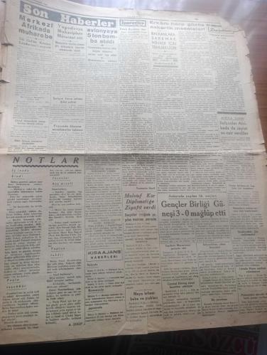 İkdam Gazetesi - Turkish Newspaper - 10 İkinciteşrin (Kasım) 1940 - Atatürk emanetine sadıkız - Atatürk'ün fotoğrafı - O daima bizimledir bizim başımızdadır yazan Abidin Daver Başmakale - Ebedi Şefimiz Atatürk'ün 10 cu yıl nutukları -  milli şefimiz İsmet İnönü'nün Türk milletine beyannameleri - son balo hastalık rivayetleri yeniden beliriyordu - Atatürk'ün hayatı - Ebedi Şef Atatürk'ün ölüm yıldönümü sebebiyle memleketimizin her tarafında milli matem toplantılı tertip edilmiştir - ebedi şefimiz Atatürk Samsun'da bir tenezzüh esnasında Fotoğraf - Atatürk her şeyde ve her yerde olduğu gibi ziraatte de önderdi Fotoğrafı - Atatürk Trakya manevralarında harekatı tetkik ediyor fotoğraf - başkumandan Atatürk fotoğraf - Atatürk istiklal mücadelesine başlıyor - Erzurum Kongresi 23 temmuz'da toplandı ve Mustafa Kemal'i reisliğe seçti - Kanuni Sultan Süleyman Viyana kapılarında yazan M. Sami Karayel Yazı Dizisi - radyoda Ebedi Şef Atatürk'ün ölümünün ikinci yıldönümü programı - 10 Kasım 1938