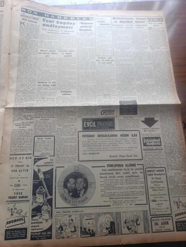 Cumhuriyet Gazetesi - Turkish Newspaper - 23 Nisan 1953 - O günün çocuğu yazan Nadir Nadi Başmakale - 23 Nisan Bayramı - Atatürk'ün fotoğrafı ve ellerinde çiçekler bir çocuk resmi - İstanbul'da saat 9.30'da Sultanahmet meydanında toplanacak öğrenciler ve yavrukurtlar şehir bandosu ile birlikte Beyazıt meydanı'na gidecekler - 23 Nisan sebebiyle Galatasaray lisesinde yavrukurtlar toplanacaklar - Kızılay çocuk Bayramı dolayısıyla Eminönü çevresinde yoksul çocukları giydirecek - Vezneciler ilkokulunda 23 Nisan töreni - Kore mütareke görüşmelerinden ümit yok  - Ankara'da kadınlar Birliği Kongresi  - Piç Kurusu yazan Azmiye Hami Güven Yazı Dizisi - sabır ile koruk yazan Bedri Rahmi Eyüboğlu - kız izci teşkilatı inceleniyor - Amerikalılar İzmir fuarına iştirak etmeyecekler - Cennet Yolu yazan Steinbeck Yazı Dizisi - Yugoslav takımı Bugün Galatasaray ile karşılaşıyor  - Brezilya takımı America Fenerbahçe ile maç yapacak - korkusuz Kaptan filmi Beyoğlu elhamra sinemasında - 23 Nisan 1920