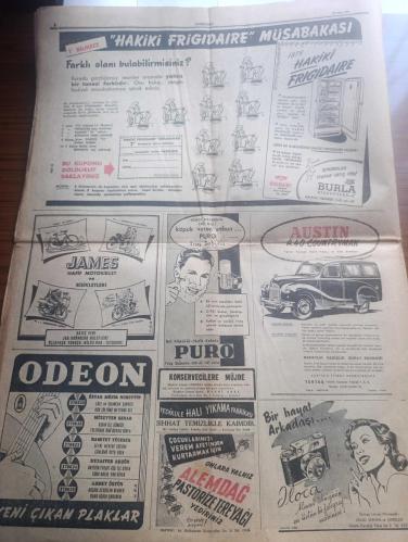 Cumhuriyet Gazetesi - Turkish Newspaper - 23 Nisan 1952 - bugünün manası yazan Abidin Daver Başmakale - 23 Nisan Bayramı - Atatürk ve 23 Nisan resim - yurtta 23 Nisan Milli hakimiyet ve çocuk bayramı dün öğleden sonra başlamıştır - bugün İstanbul'da 23 Nisan dolayısıyla muhtelif semtlerde meydanlarda törenler yapılacaktır - Eminönü ilkokulu öğrencileri saat 10.30'da Sultanahmet meydanında toplanacaklardır - şehir bandosu başta olduğu halde öğrenciler sultanahmet'ten beyaz meydanına gelecekler burada törenle merasim direğine sancak çekecekler - bugün taksim belediye gazinosunda bir çocuk balosu tertip edilmiştir - 23 Nisan'dan bazı hatıralar yazan Hıfzı Veldet Velidedeoğlu - Panaroma yazan Yakup Kadri Karaosmanoğlu Yazı Dizisi - Beşiktaş Corinthians takımını 1-0 yendi Fotoğrafı - Yarın başka bir gündür filmi saray sinemasında - zorla düğün filmi Melek sinemasında - Ay bir televizyon istasyonu olacak - Hulusi Behçet hastalığı mikrobunun bulunuşu hakkında tafsilat - 23 Nisan 1920