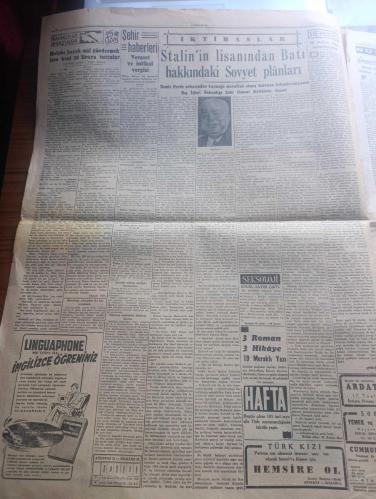 Cumhuriyet Gazetesi - Turkish Newspaper - 31 Ağustos 1951 - Bir Konferans Yazan Nadir Nadi Köşe Yazısı - 30 Ağustos Zafer Bayramı kutlu olsun - Başbakan Adnan Menderes genelkurmay başkanının şahsında orduyu tebrik ederken Fotoğraf - 30 Ağustos törenlerinde Atatürk'ün geçici kabrine çelen konuldu - Celal Bayar tebrik mesajı - Ankara'da Yapılan Geçid Resminden İki İntiba Harb Okulu Ve Yedek Subay Öğrencileri İle Süvariler Geçerlerken Fotoğrafı - Seçim Bölgelerinde Cumhuriyet Ekibi Bildiriyor - Zafer Bayramı Dün Heyecanla Kutlandı - Raman Petrol Tesisinde Sabotaj Hareketi Yok   - Kaçakçılar Arasında Röportajı Yapan Yaşar Kemal Yazı Dizisi - Rüyalar Evi Yazan Peride Celal Yazı Dizisi - Ankara'da Park Sineması Üç Gün Müddetle Kapatıldı - Edirne'de Adnan Canayakın İsimli Kişi Komünizm Propagandası Yapmaktan Yakalandı - Mısır Tarlasında İdman Yapan Altınay Sporcuları - Kadın Gazeteci Lil'in Maceraları Çizgi Roman - Türkiye Kupası İhdas Ediliyor - Siirt'in Garzan Bölgesinde Petrol Bulundu