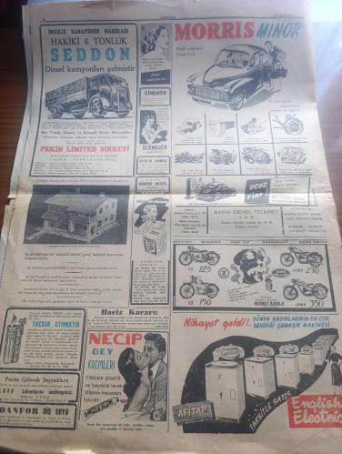 Cumhuriyet Gazetesi - Turkish Newspaper - 31 Ağustos 1951 - Bir Konferans Yazan Nadir Nadi Köşe Yazısı - 30 Ağustos Zafer Bayramı kutlu olsun - Başbakan Adnan Menderes genelkurmay başkanının şahsında orduyu tebrik ederken Fotoğraf - 30 Ağustos törenlerinde Atatürk'ün geçici kabrine çelen konuldu - Celal Bayar tebrik mesajı - Ankara'da Yapılan Geçid Resminden İki İntiba Harb Okulu Ve Yedek Subay Öğrencileri İle Süvariler Geçerlerken Fotoğrafı - Seçim Bölgelerinde Cumhuriyet Ekibi Bildiriyor - Zafer Bayramı Dün Heyecanla Kutlandı - Raman Petrol Tesisinde Sabotaj Hareketi Yok   - Kaçakçılar Arasında Röportajı Yapan Yaşar Kemal Yazı Dizisi - Rüyalar Evi Yazan Peride Celal Yazı Dizisi - Ankara'da Park Sineması Üç Gün Müddetle Kapatıldı - Edirne'de Adnan Canayakın İsimli Kişi Komünizm Propagandası Yapmaktan Yakalandı - Mısır Tarlasında İdman Yapan Altınay Sporcuları - Kadın Gazeteci Lil'in Maceraları Çizgi Roman - Türkiye Kupası İhdas Ediliyor - Siirt'in Garzan Bölgesinde Petrol Bulundu