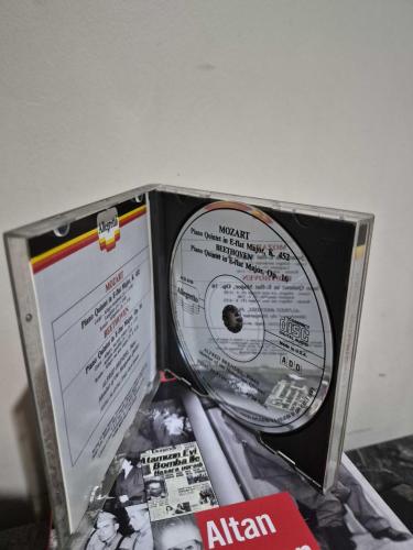 Mozart Piano Quintet in E-flat Major K. 452 - Beethoven Piano Quintet in E-flat Major Op. 16 / CD