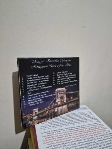 Magyar - Hungarian / CD