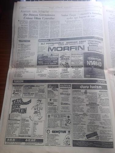 Cumhuriyet Gazetesi - Turkish Newspaper - 19 Mayıs 1981 - bugün yazan Nadir Nadi Başmakale - Atatürk 100 yaşında - Atatürk'ün fotoğrafı - tüm yurtta 19 Mayıs törenleri yapılıyor - Türkiye haritası her yer Samsun resim - 19 Mayıs Atatürk'ü anma ve Gençlik Spor Bayramı Kıbrıs Türk Federe Devleti'nde de geniş bir programla kutlanacak - devlet başkanı Kenan Evren MGK üyeleri ve başbakan Bülend Ulusu saat 14.20'de Anıtkabir'e ziyaret edip saygı duruşunda bulunmaları ile tören başlayacak - Samsun'dan getirilecek bayrak ile kıbrıs'tan getirilecek toprak devlet başkanına sunulacak - bu yıl 2 yıl öncesinden farklı olarak 4 kule kuruluyor gençliğin kurdukları kuleler Atatürk'ün kurduğu ilkelerini ve kurduğu Cumhuriyeti simgeliyor - radyo ve televizyonda 19 Mayıs törenleri yayın programı - 19 Mayıs'ta tarihe ne yazıldı yazan Aydın Aybay - Bandırma vapuru Samsun'da özgürlüğe ilk adım yaşandı yazan Selim Yalçıner - tersine tarih İlhan Selçuk - Atatürk için kitaplar  Doğan Hızlan - 19 Mayıs 1919