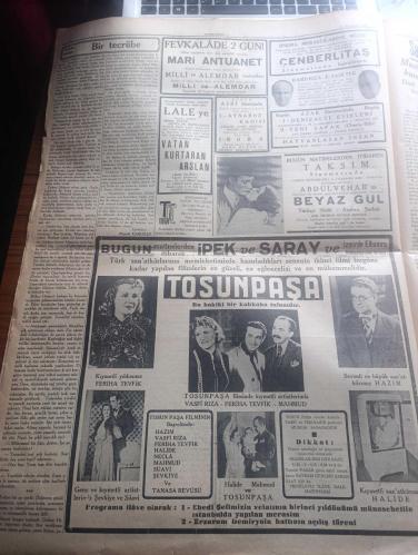 Cumhuriyet Gazetesi - Turkish Newspaper - 11 İkinciteşrin (Kasım ) 1939 - milli matem günü yazan Yunus Nadi Başmakale - Atatürk'ün ölüm yıldönümü - abide önünde ağlayan bir ana Fotoğrafı - Taksim'de Cumhuriyet abidesi önünde toplanan binlerce genç İstiklal marşı'nı söylüyor fotoğraf - matem ızdırapları ile ağlaşan kızlarımız Fotoğrafı - halkevlerinde yapılan toplantıda ölmez Kahraman Atatürk'ün eserlere sadık kalacaklarını bir kere daha tekrarlayarak ant içtiler Fotoğrafı - yüksek tahsil gençleri  dün üniversitede yapılan ihtifalde rektörün hitabesini dinliyorlar - üniversitede büyük ölünün büstü önünde Nutuk söyleniyor Fotoğrafı - Milli şefimiz İsmet İnönü dün Atatürk'ün kabrini ziyaret ederek çelenk koydu - hitlere karşı yapılan suikast - Salih Bozok anlatıyor konuşan Salahattin Güngör - haydarpaşa'da umumi harp esnasında General Von Falkenhayn sağda Yedinci Ordu kumandanı Mustafa Kemal Paşa Fotoğrafı - harp akademisi'nde de dün Atatürk için yapılan toplantı - 10 Kasım 1938