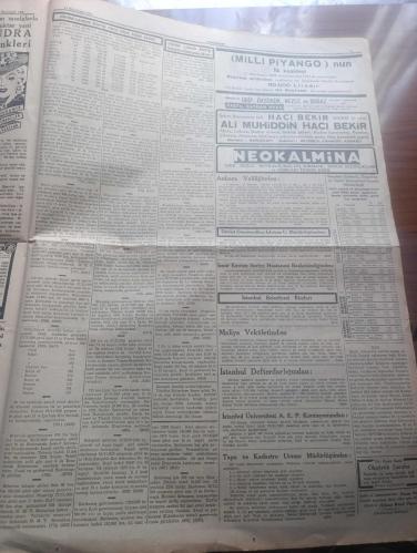 Cumhuriyet Gazetesi - Turkish Newspaper - 11 İkinciteşrin (Kasım ) 1939 - milli matem günü yazan Yunus Nadi Başmakale - Atatürk'ün ölüm yıldönümü - abide önünde ağlayan bir ana Fotoğrafı - Taksim'de Cumhuriyet abidesi önünde toplanan binlerce genç İstiklal marşı'nı söylüyor fotoğraf - matem ızdırapları ile ağlaşan kızlarımız Fotoğrafı - halkevlerinde yapılan toplantıda ölmez Kahraman Atatürk'ün eserlere sadık kalacaklarını bir kere daha tekrarlayarak ant içtiler Fotoğrafı - yüksek tahsil gençleri  dün üniversitede yapılan ihtifalde rektörün hitabesini dinliyorlar - üniversitede büyük ölünün büstü önünde Nutuk söyleniyor Fotoğrafı - Milli şefimiz İsmet İnönü dün Atatürk'ün kabrini ziyaret ederek çelenk koydu - hitlere karşı yapılan suikast - Salih Bozok anlatıyor konuşan Salahattin Güngör - haydarpaşa'da umumi harp esnasında General Von Falkenhayn sağda Yedinci Ordu kumandanı Mustafa Kemal Paşa Fotoğrafı - harp akademisi'nde de dün Atatürk için yapılan toplantı - 10 Kasım 1938