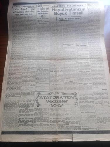 Cumhuriyet Gazetesi - Turkish Newspaper - 10 İkinciteşrin (Kasım) 1944 - büyük milletin büyük atası yazan Nadir Nadi Başmakale - büyük matem günümüz Türk milleti ebedi şefi Kahraman Atatürk'ten altı sene evvel bu sabah ayrılmıştı - Milli Şef İsmet İnönü'nün Türk milletine beyannamesi - Altıncı yıldönümünü Ulus gazetesinin bu sabahki başyazısı - 10 ikinciteşrin çizen Cemal Nadir - altı yıl evvel ölen fani Mustafa Kemal burada yatıyor Fotoğrafı - bugün bütün yurtta Atatürk'ün Aziz hatırası ihtifallerle anılacak - gençlik İstanbul'da sarayburnu'ndaki Atatürk heykeline ve Taksim abidesine çelenk koyacak - halkevlerinde ve mekteplerde yapılacak toplantılar - Atatürk'ten vecizeler - Altıncı yıldönümünde Ata kitap'tan alınacak dersler yazan İsmail Habib Sevük - Halkalı köyünde yapılan okul Dün açıldı - Kızılay yeni aç ocağı açıyor - Atatürk'ü düşünürken hayatiyetimizin büyük timsali yazan profesör M. Şekip Tunç - Amerikalı boksörlerle kimler karşılaşacak - İstanbul şilebi geldi -10 Kasım 1938