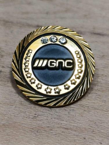 R47----GNC JANT ALTIN RENGİ TAŞLI ROZET