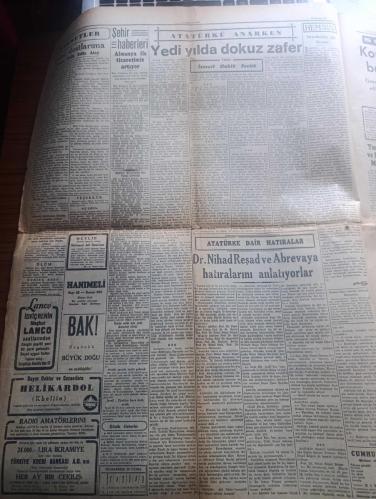 Cumhuriyet Gazetesi - 10 Kasım 1950 - Asıl Güven Yazan Nadir Nadi Başmakale - Büyük Milli Matem Günümüz - Atatürk'ün Fotoğrafı - Atatürk'ü 12 Yıl Önce bu sabah dokuzu beş geçe kaybetmiştik - Eski Kocaeli Milletvekili Süreyya Yiğit Atatürk Tam Otuz Senelik Arkadaşımdı Atatürk'e ait hatıraları - Atatürk'ün hiç görmediğimiz bir fotoğrafı Trablusgarp'ta - Cumhurbaşkanı Celal Bayar'ın Atatürk'e Dair İhtisasları - Yabancı Radyolar Ve Atatürk - Ali Ulvi Atatürk Çizim  - Atatürk'e Dair Hatıralar Doktor Nihad Reşad ve Abrevaya Hatıralarını Anlatıyor - Kore'de Savaş Birliğimiz Cepheye Gidiyor - Amerikan Askerî Yardımı Programı Gözden Geçirilecek - Truman'ın Cumhurbaşkanımız Celal Bayar'a Telgrafı - Ya Sabûr Yazan Burhan Felek Köşe Yazısı - Atatürk Ve Spor - Atatürk'ün Ölüm Yıldönümünde İnkılap Müzesini Ziyaret Fotoğraf - Atatürk'ün Öldüğü Oda Yazan Haluk Yusuf Şehsuvaroğlu Yazı Dizisi - Atatürk İçin Şiirler Yazan Baki Süha Ediboğlu - Washington'la Atatürk Arasında Benzerlikler - 10 Kasım 1938