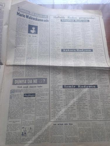 Dünya Gazetesi - Turkish Newspaper - 19 Mayıs 1952 - hiç değişmeyeni değiştirmek yazan Falih Rıfkı Atay Başmakale - 19 Mayıs Gençlik Bayramı kutlu olsun - 19 Mayıs resmi Atatürk portreli - Türk gençliği inkılaplara sadakatini teyit ediyor - Bugün 19 Mayıs Atatürk'ün Samsun'a ayak bastığı günün 33 üncü yıl dönümü - unutuyorsunuz ki Mustafa Kemaller 20 yaşındadır - 19 Mayıs Gençlik ve Spor Bayramı münasebetiyle Milli Türk Talebe Birliği ve Türkiye Milli Talebe Federasyonu İstanbul icra komitesi başkanlığı birer beyanname neşretmişlerdir - İsmet İnönü iç ve dış politikada CHP'nin görüşünü belirtti - Başbakan Adnan Menderes vaatler yerine getirildi - Ankara milletvekili Ömer Bilen ölülere çelenk gönderme küfürdür - Çankaya Atatürk devri hatıraları kuruluş devri yazan Falih Rıfkı Atay - 19 Mayıs davetiyelerinin dağıtılış şekli protesto edildi - haftalık radyo programları - Mehduh Şevket Esendal'ın cenazesi dün hazin bir törenle toprağa verildi - Kırkpınar güreşleri - 19 Mayıs 1919